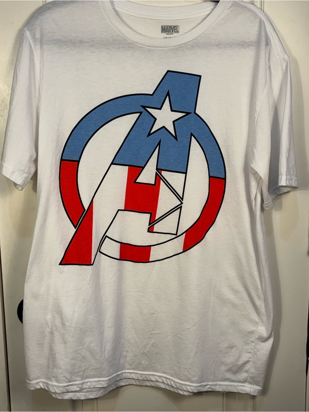 Marvel Mens Captain America Avengers Patriotic Logo White Shirt L